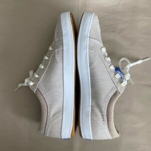 NWT comfy Keds. Size 9.